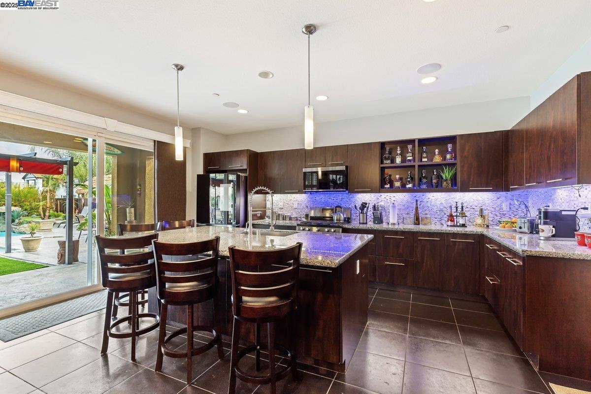 Detail Gallery Image 25 of 53 For 1050 Clear Lake Dr, Oakley,  CA 94561 - 4 Beds | 3 Baths