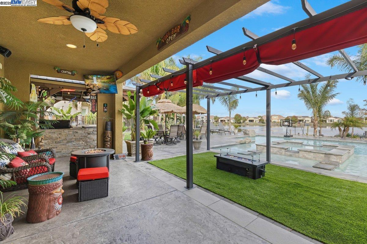 Detail Gallery Image 5 of 53 For 1050 Clear Lake Dr, Oakley,  CA 94561 - 4 Beds | 3 Baths