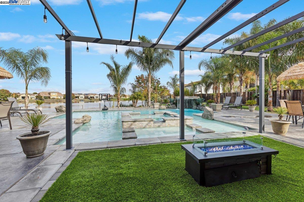 Detail Gallery Image 6 of 53 For 1050 Clear Lake Dr, Oakley,  CA 94561 - 4 Beds | 3 Baths