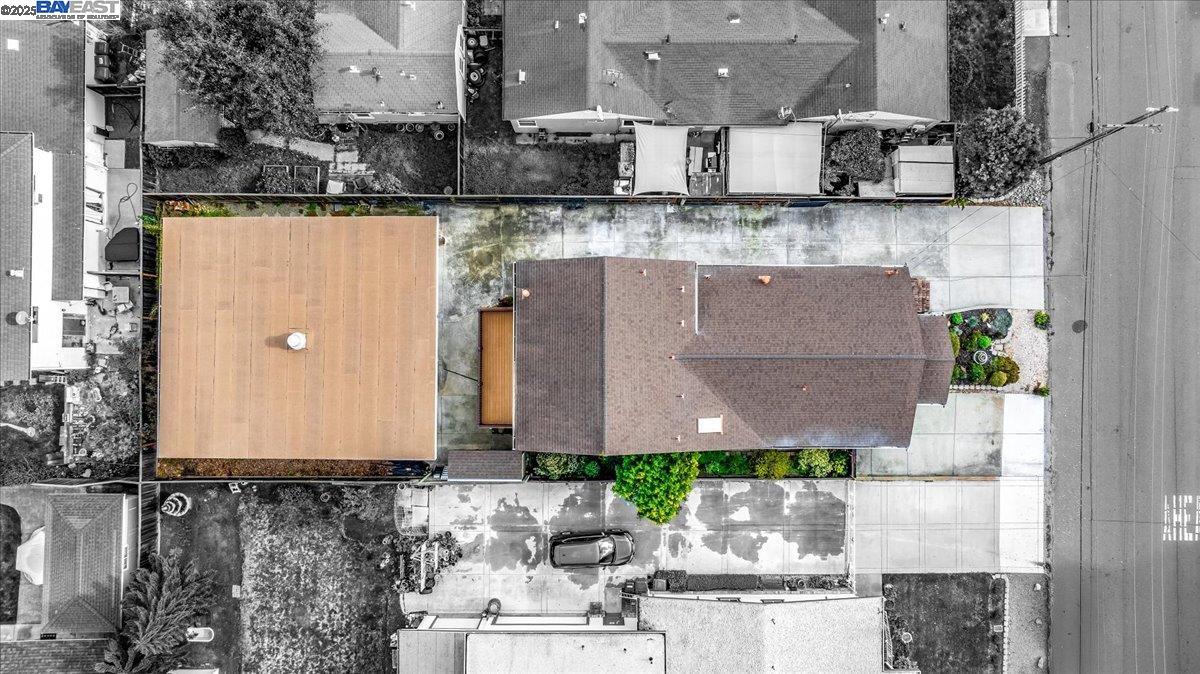 Detail Gallery Image 12 of 60 For 1672 Crescent Avenue, Castro Valley,  CA 94546 - 3 Beds | 2 Baths