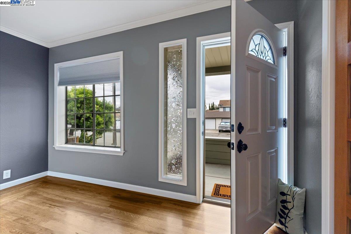 Detail Gallery Image 16 of 60 For 1672 Crescent Avenue, Castro Valley,  CA 94546 - 3 Beds | 2 Baths