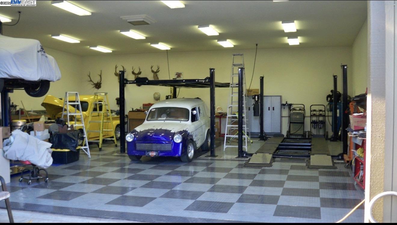 Detail Gallery Image 3 of 60 For 1672 Crescent Avenue, Castro Valley,  CA 94546 - 3 Beds | 2 Baths