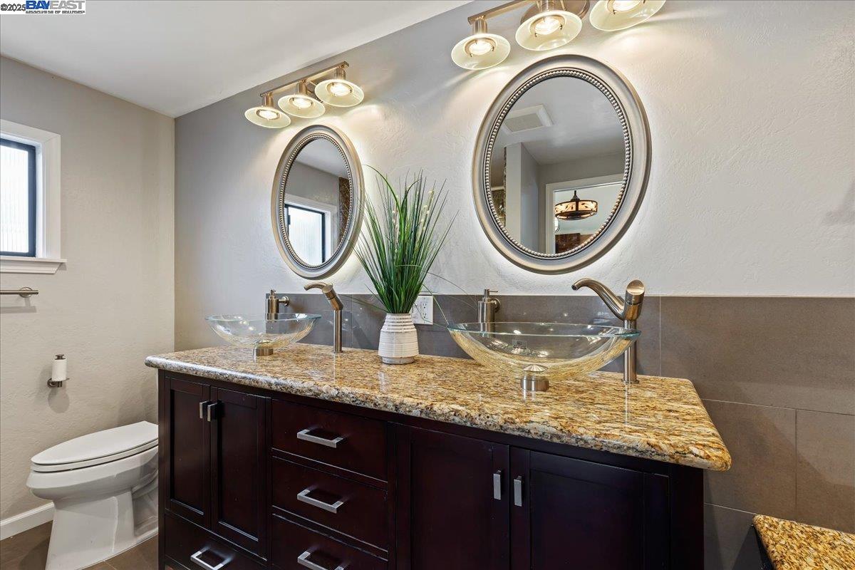 Detail Gallery Image 37 of 60 For 1672 Crescent Avenue, Castro Valley,  CA 94546 - 3 Beds | 2 Baths