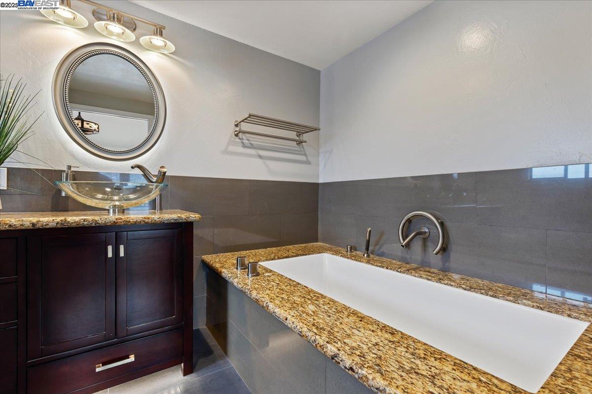 Detail Gallery Image 38 of 60 For 1672 Crescent Avenue, Castro Valley,  CA 94546 - 3 Beds | 2 Baths