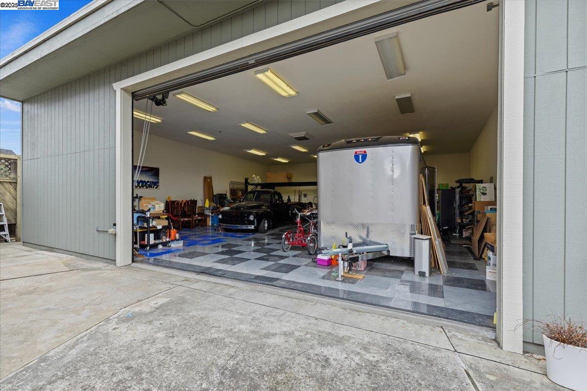 Detail Gallery Image 6 of 60 For 1672 Crescent Avenue, Castro Valley,  CA 94546 - 3 Beds | 2 Baths