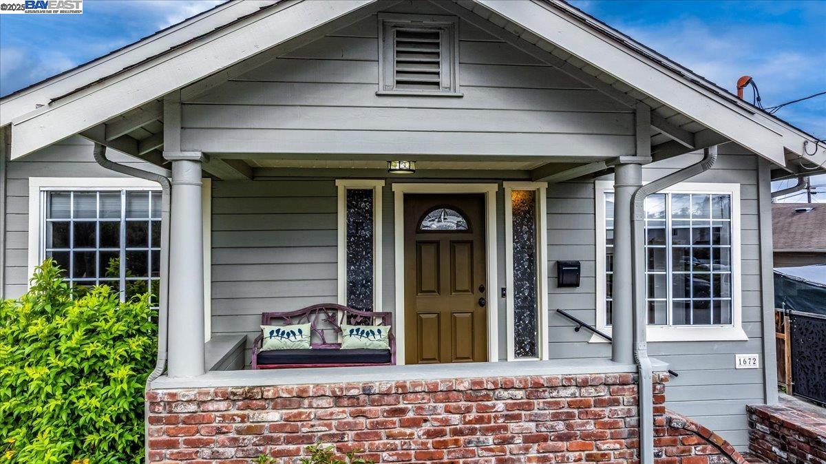 Detail Gallery Image 56 of 60 For 1672 Crescent Avenue, Castro Valley,  CA 94546 - 3 Beds | 2 Baths