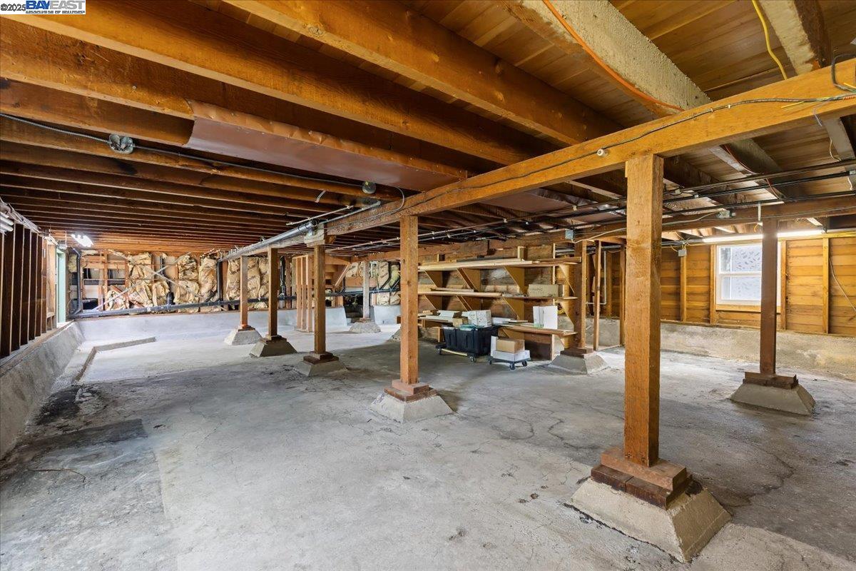 Detail Gallery Image 59 of 60 For 1672 Crescent Avenue, Castro Valley,  CA 94546 - 3 Beds | 2 Baths