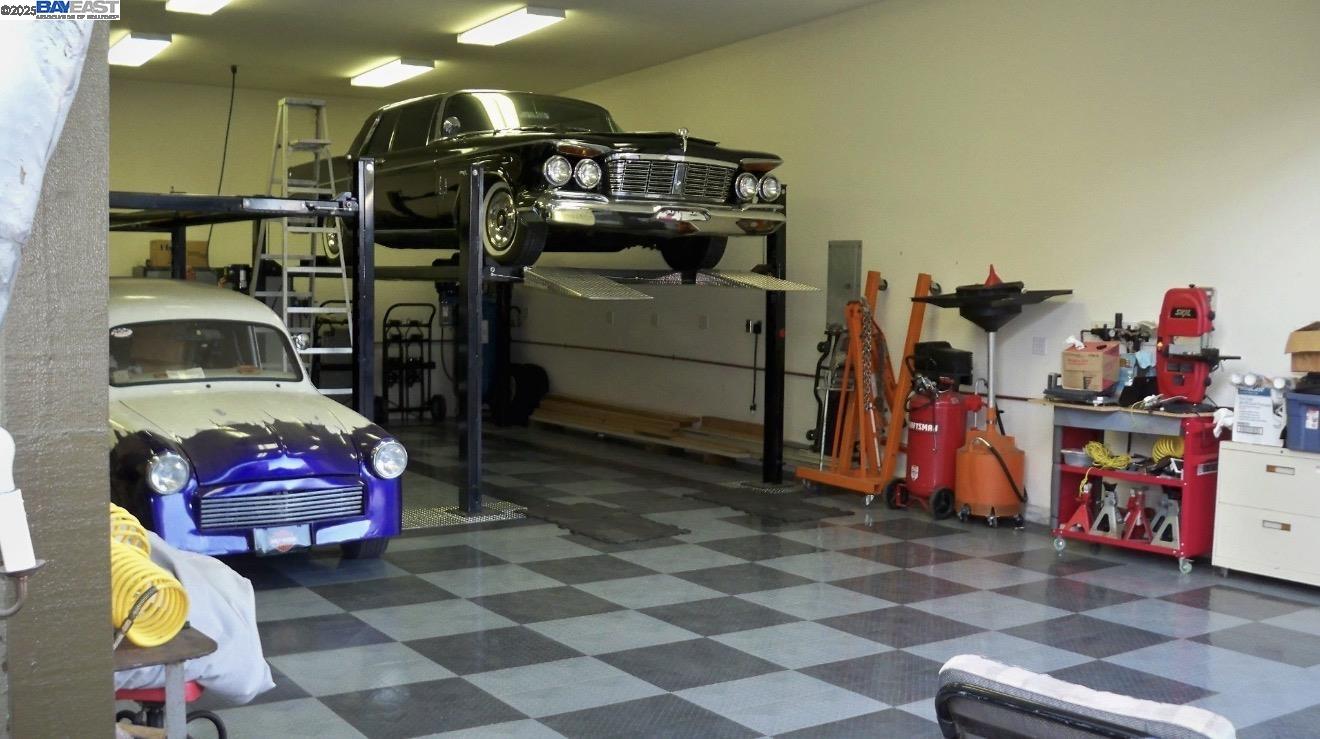 Detail Gallery Image 8 of 60 For 1672 Crescent Avenue, Castro Valley,  CA 94546 - 3 Beds | 2 Baths