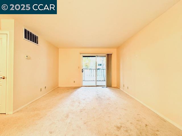 Detail Gallery Image 3 of 17 For 5425 Concord Blvd #F4,  Concord,  CA 94521 - 2 Beds | 1 Baths