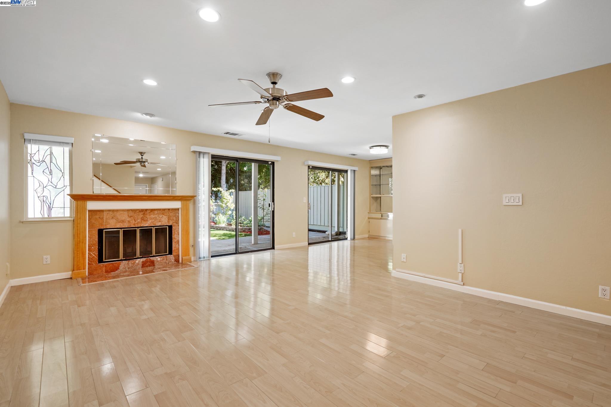 Detail Gallery Image 3 of 21 For 5227 Riverdale Court, Pleasanton,  CA 94588 - 4 Beds | 2/1 Baths