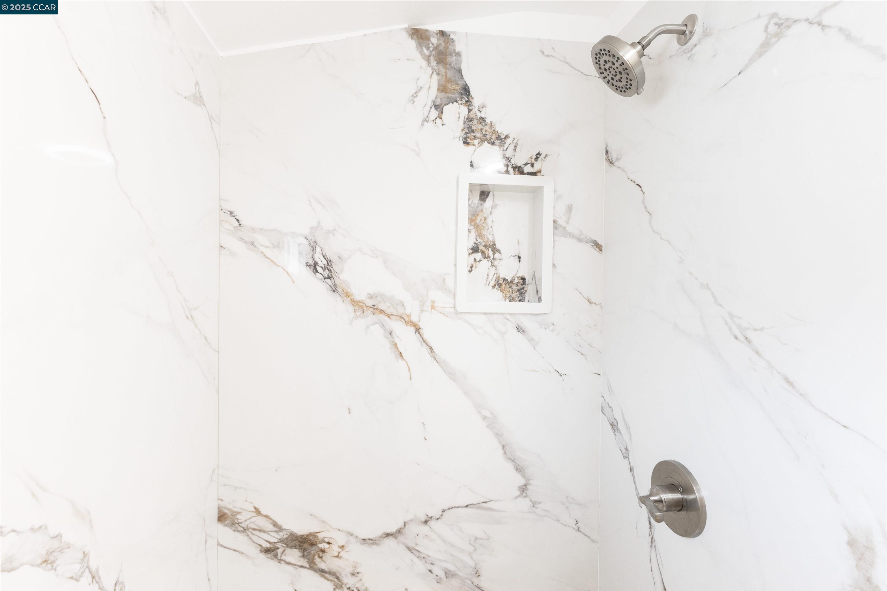 Detail Gallery Image 14 of 48 For 3500 66th Ave, Oakland,  CA 94605 - 5 Beds | 3/1 Baths