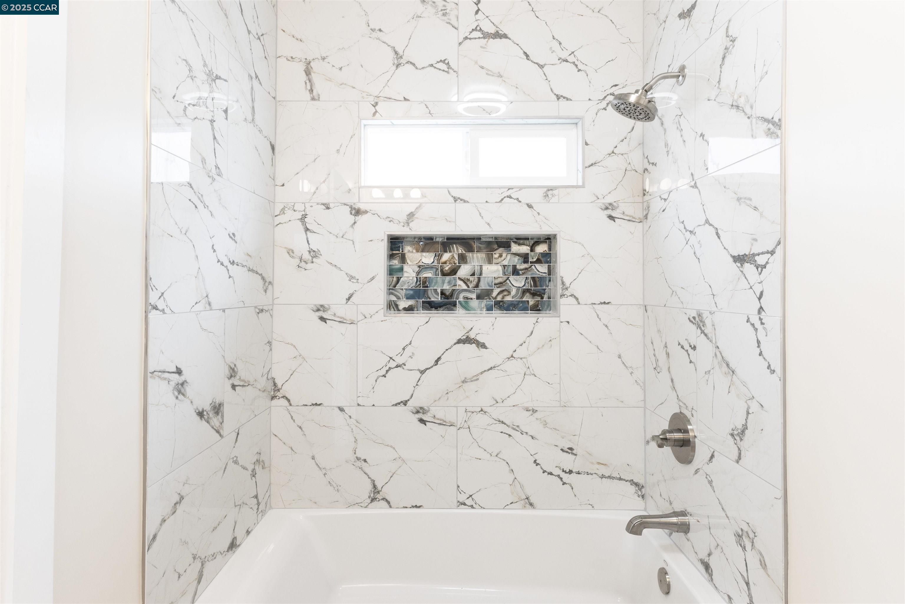 Detail Gallery Image 28 of 48 For 3500 66th Ave, Oakland,  CA 94605 - 5 Beds | 3/1 Baths