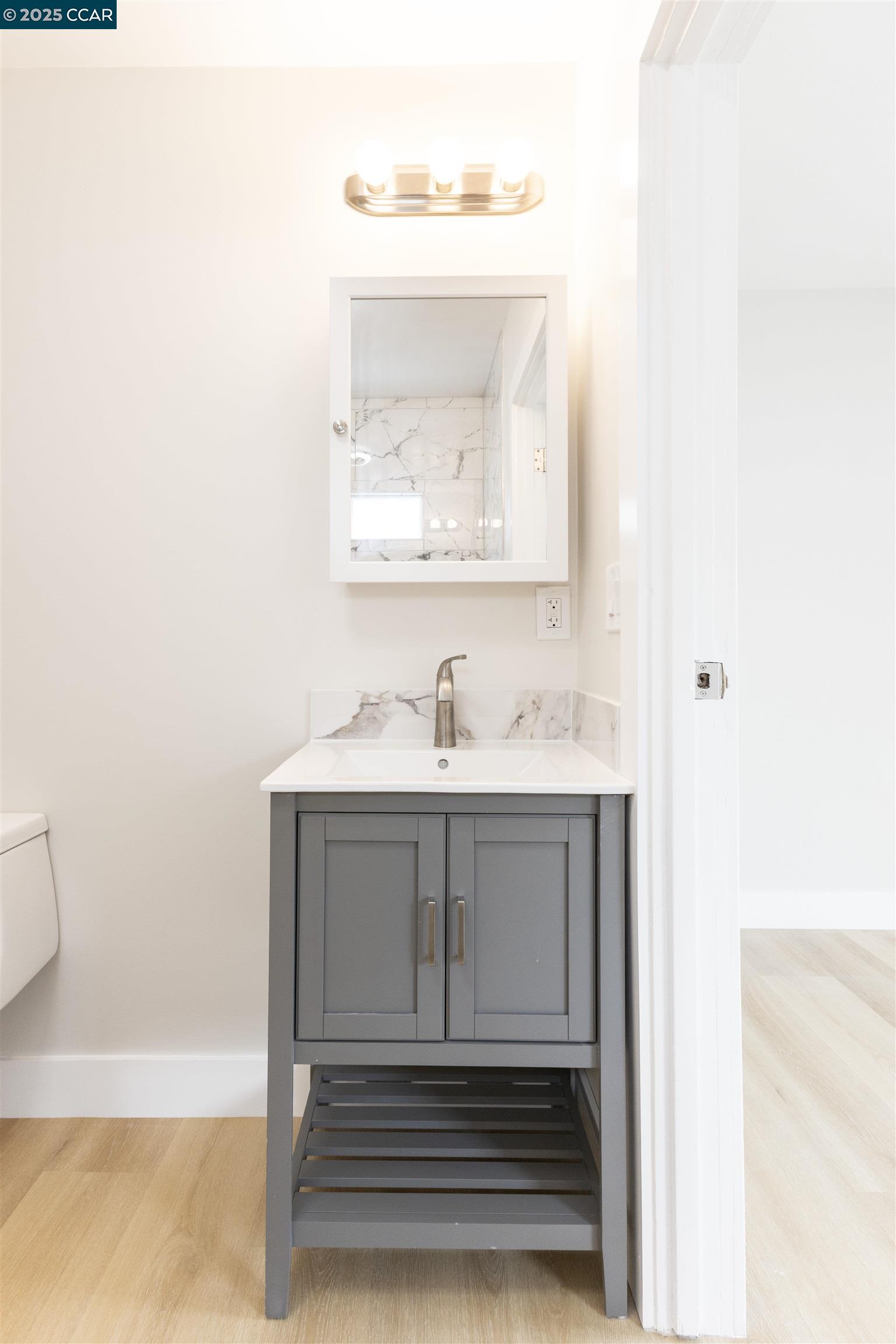 Detail Gallery Image 30 of 48 For 3500 66th Ave, Oakland,  CA 94605 - 5 Beds | 3/1 Baths