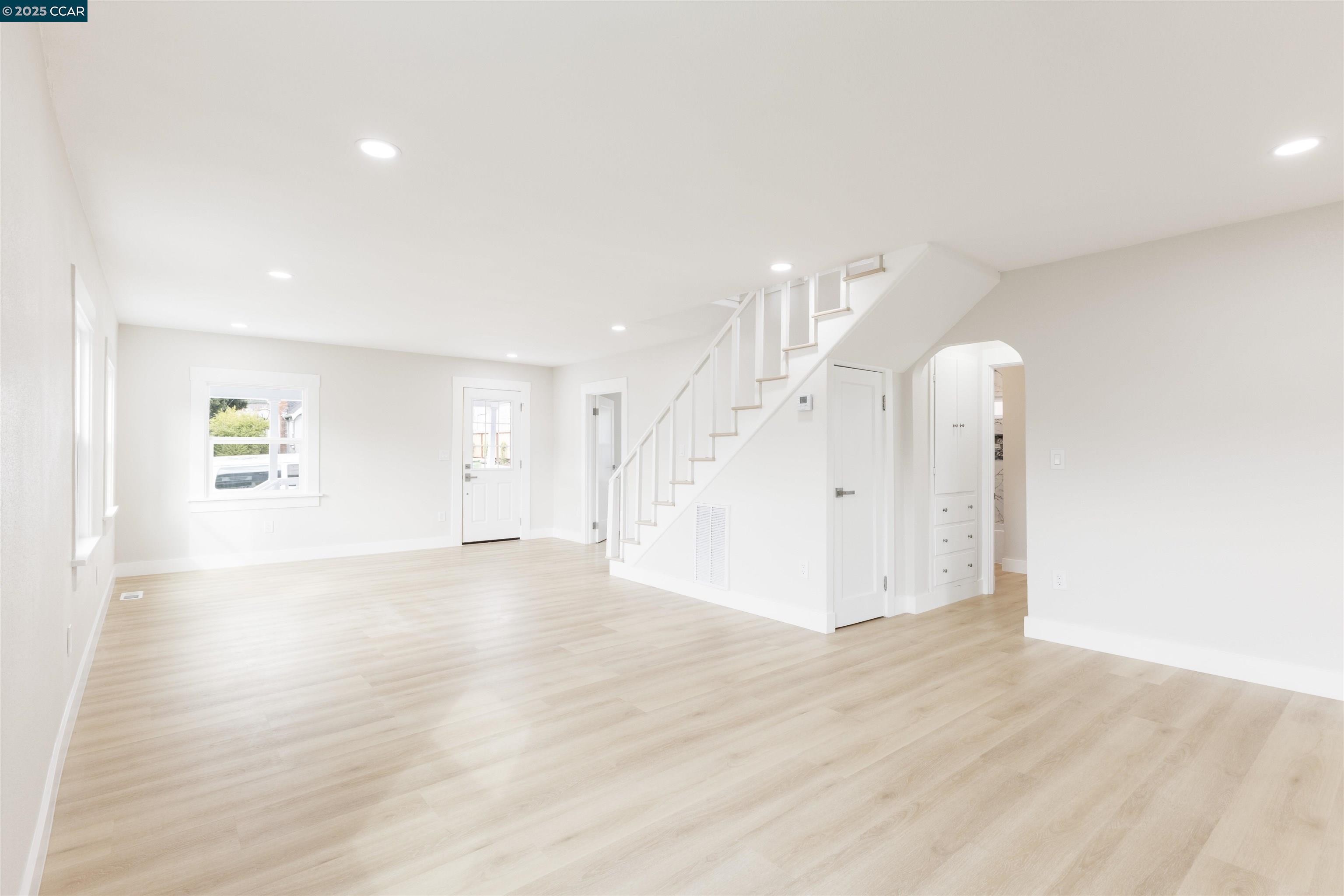 Detail Gallery Image 34 of 48 For 3500 66th Ave, Oakland,  CA 94605 - 5 Beds | 3/1 Baths