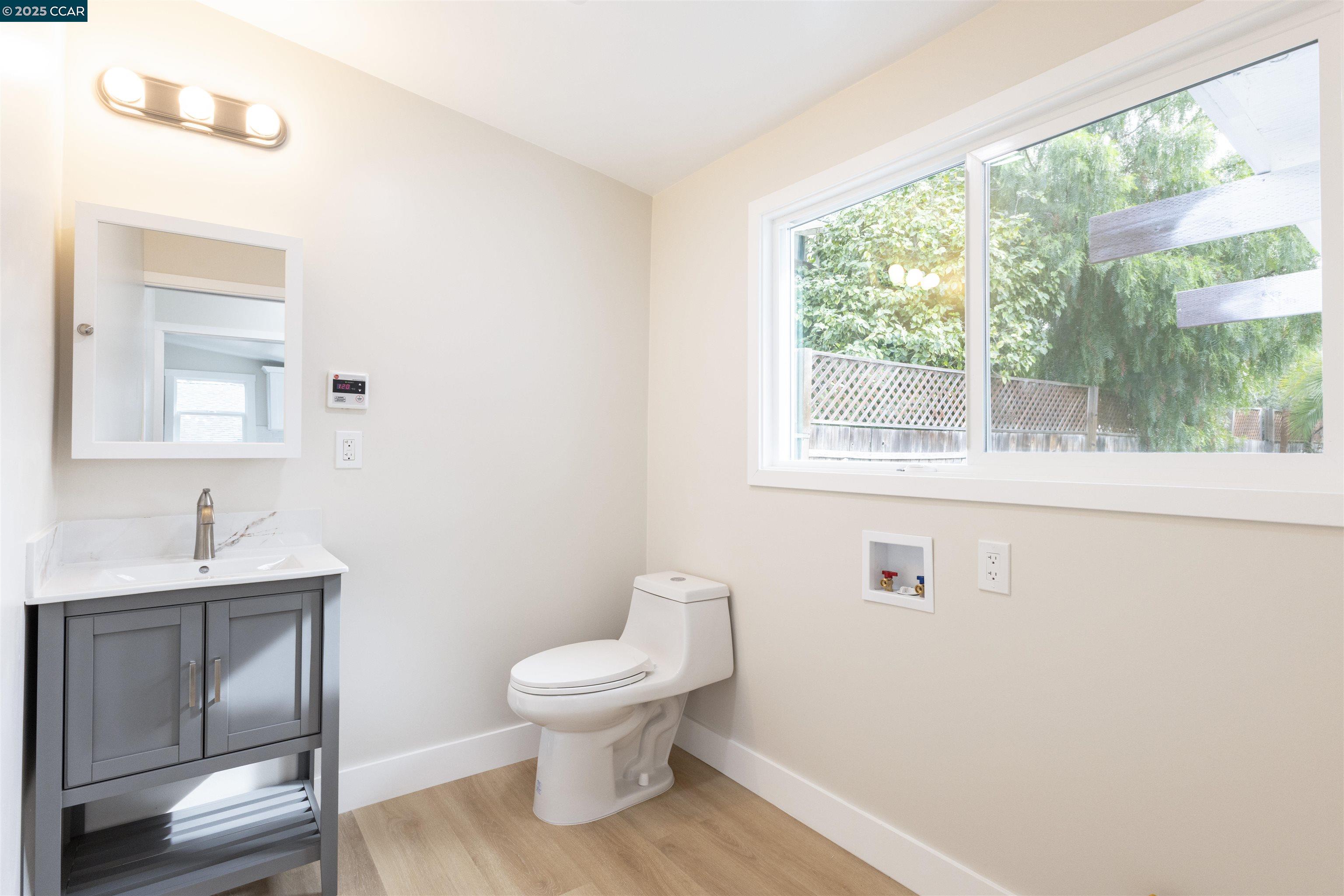 Detail Gallery Image 36 of 48 For 3500 66th Ave, Oakland,  CA 94605 - 5 Beds | 3/1 Baths