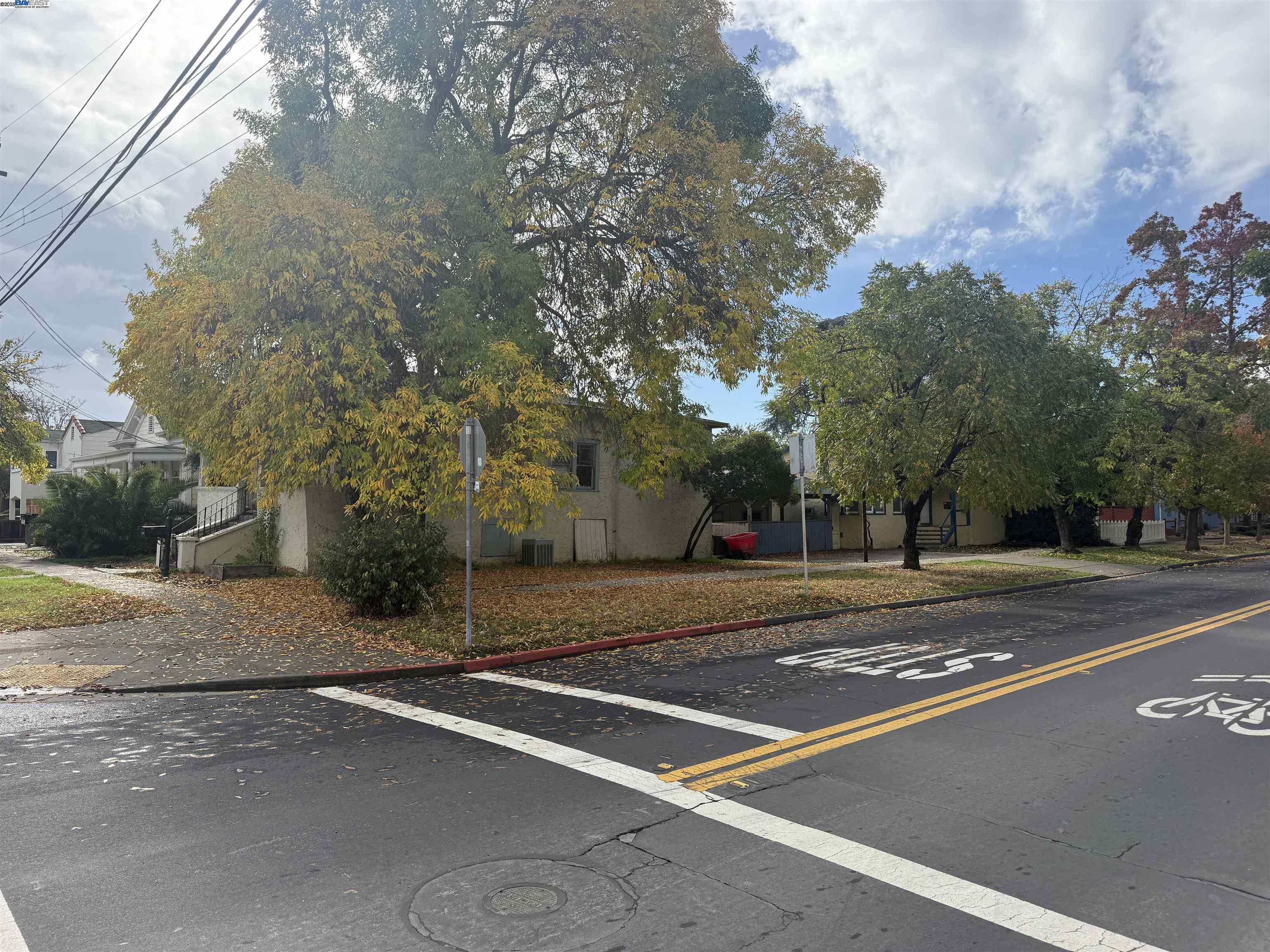 Front Image Thumbnail for BE41117597