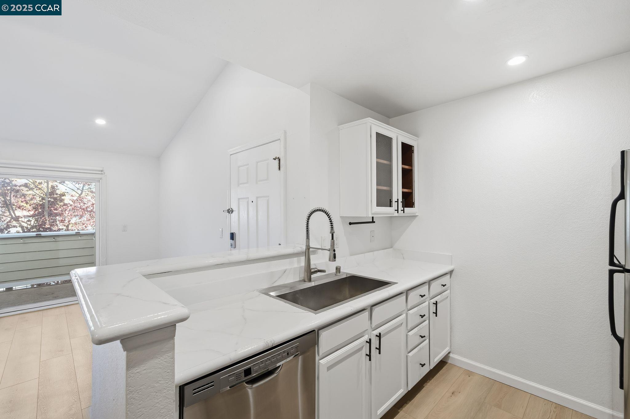 Detail Gallery Image 13 of 35 For 130 Reflections Dr #28,  San Ramon,  CA 94583 - 2 Beds | 1 Baths