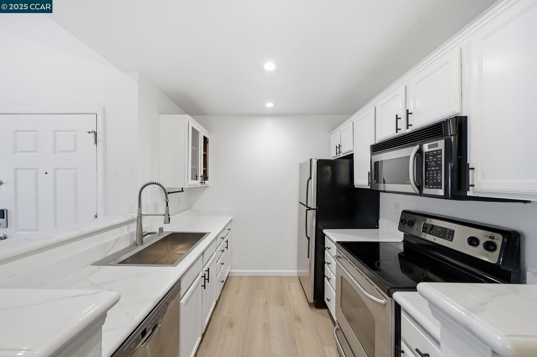 Detail Gallery Image 10 of 35 For 130 Reflections Dr #28,  San Ramon,  CA 94583 - 2 Beds | 1 Baths