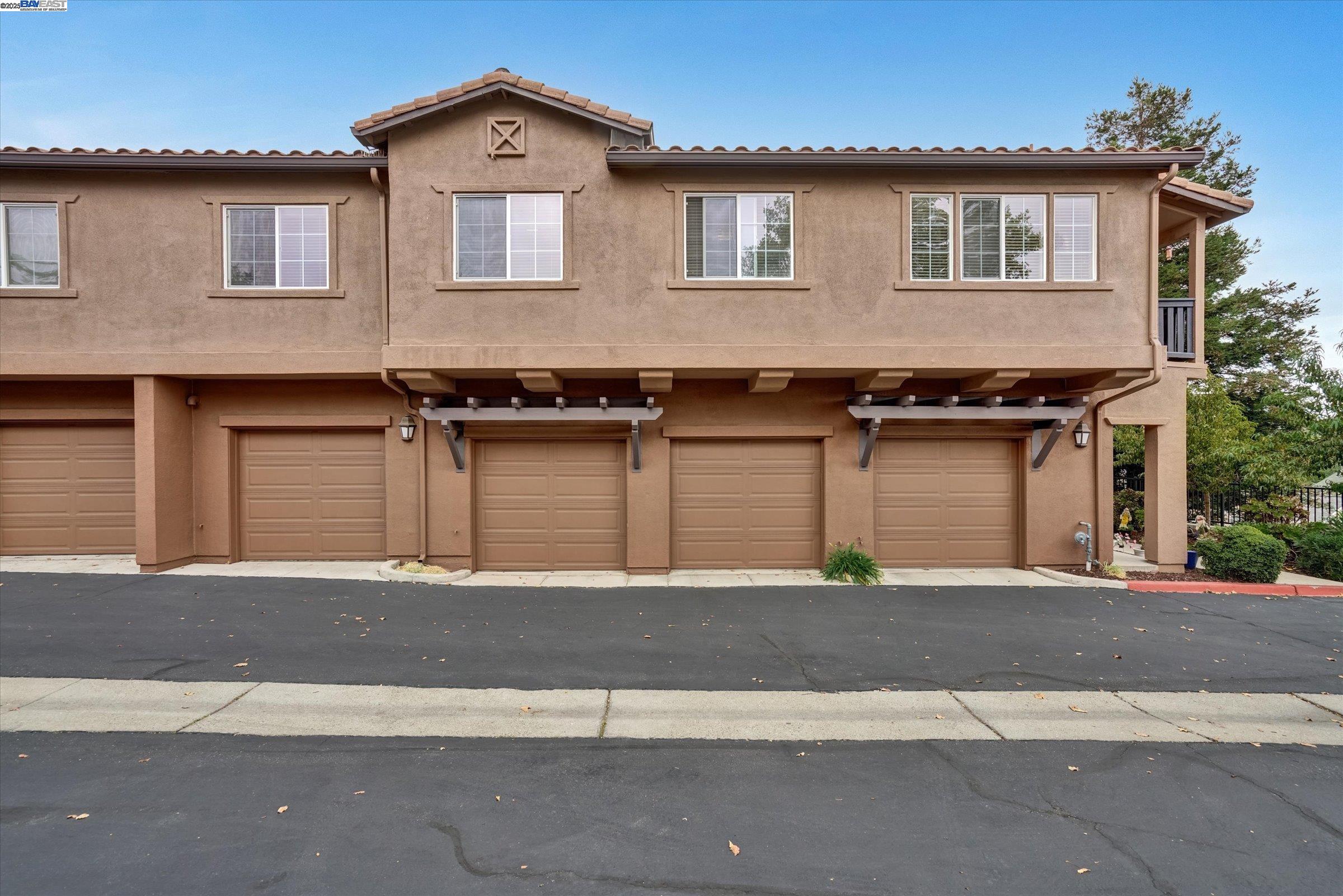 Detail Gallery Image 2 of 44 For 46 Meritage Cmn #202,  Livermore,  CA 94551 - 3 Beds | 2 Baths