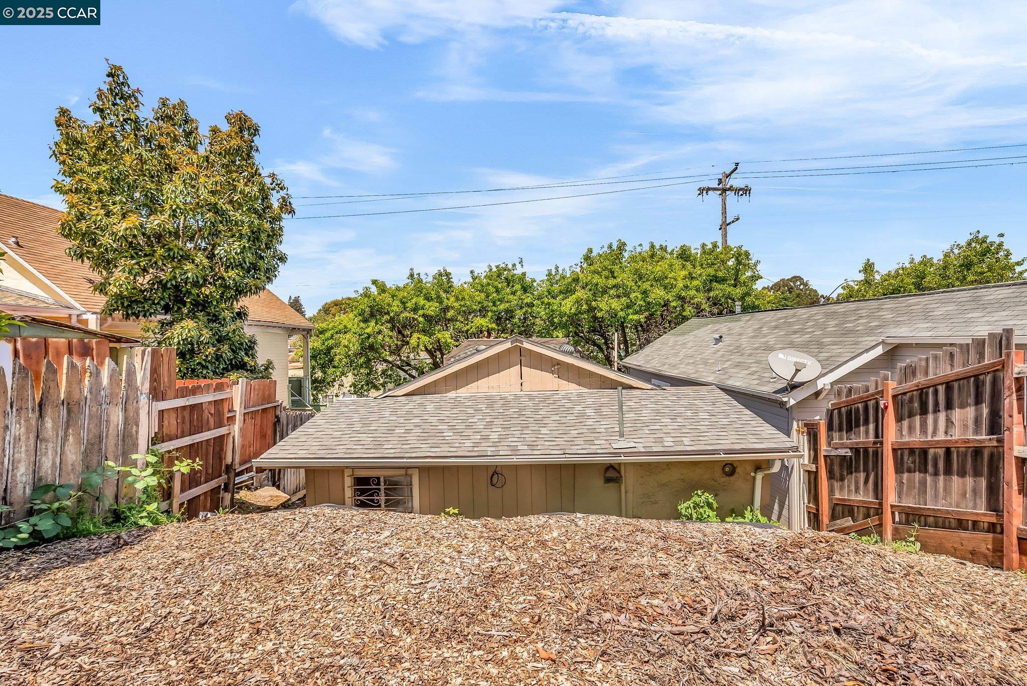 Detail Gallery Image 3 of 53 For 2150 35th Ave, Oakland,  CA 94601 - – Beds | – Baths