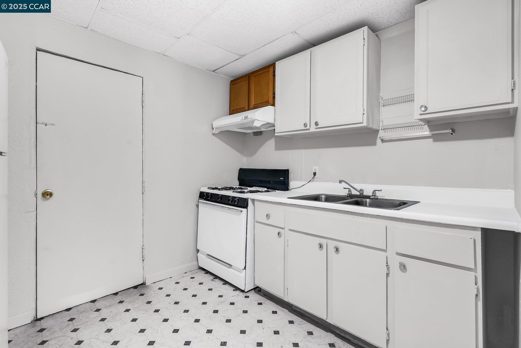 Detail Gallery Image 34 of 53 For 2150 35th Ave, Oakland,  CA 94601 - – Beds | – Baths