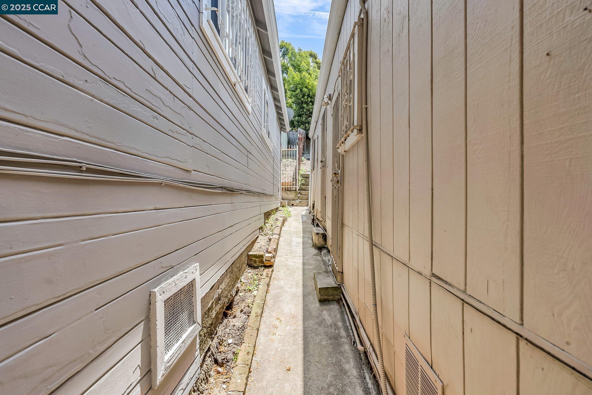 Detail Gallery Image 47 of 53 For 2150 35th Ave, Oakland,  CA 94601 - – Beds | – Baths