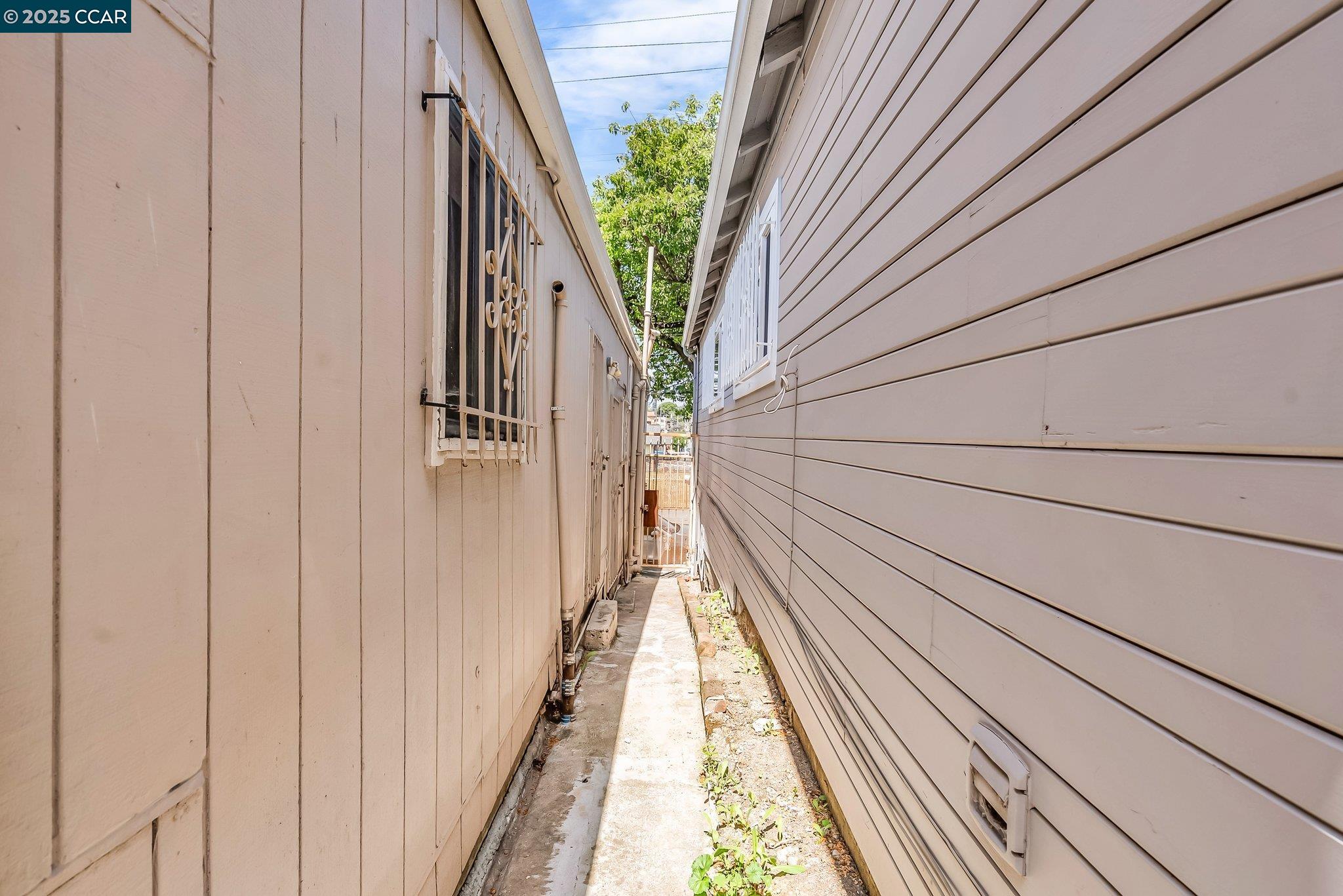 Detail Gallery Image 48 of 53 For 2150 35th Ave, Oakland,  CA 94601 - – Beds | – Baths