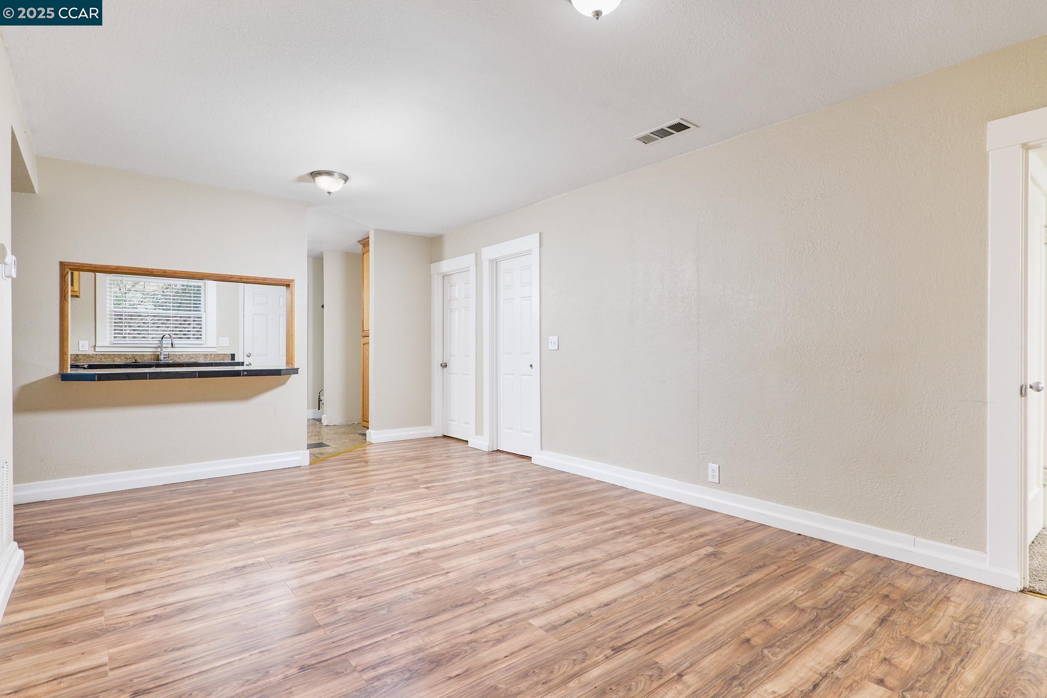 Detail Gallery Image 9 of 26 For 135 N 5th St, Rio Vista,  CA 94571 - 3 Beds | 2 Baths