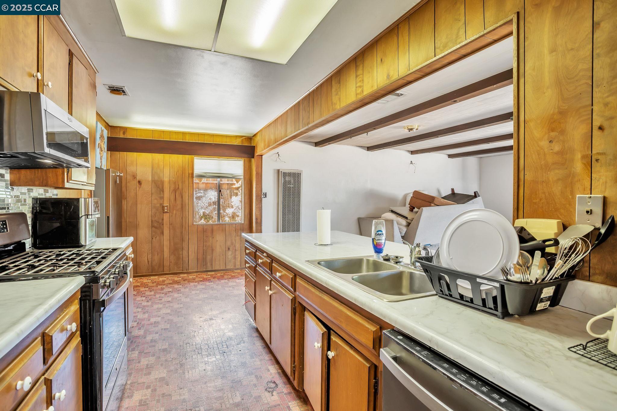 Detail Gallery Image 13 of 23 For 1316 Lincoln St, Fairfield,  CA 94533 - 3 Beds | 1 Baths