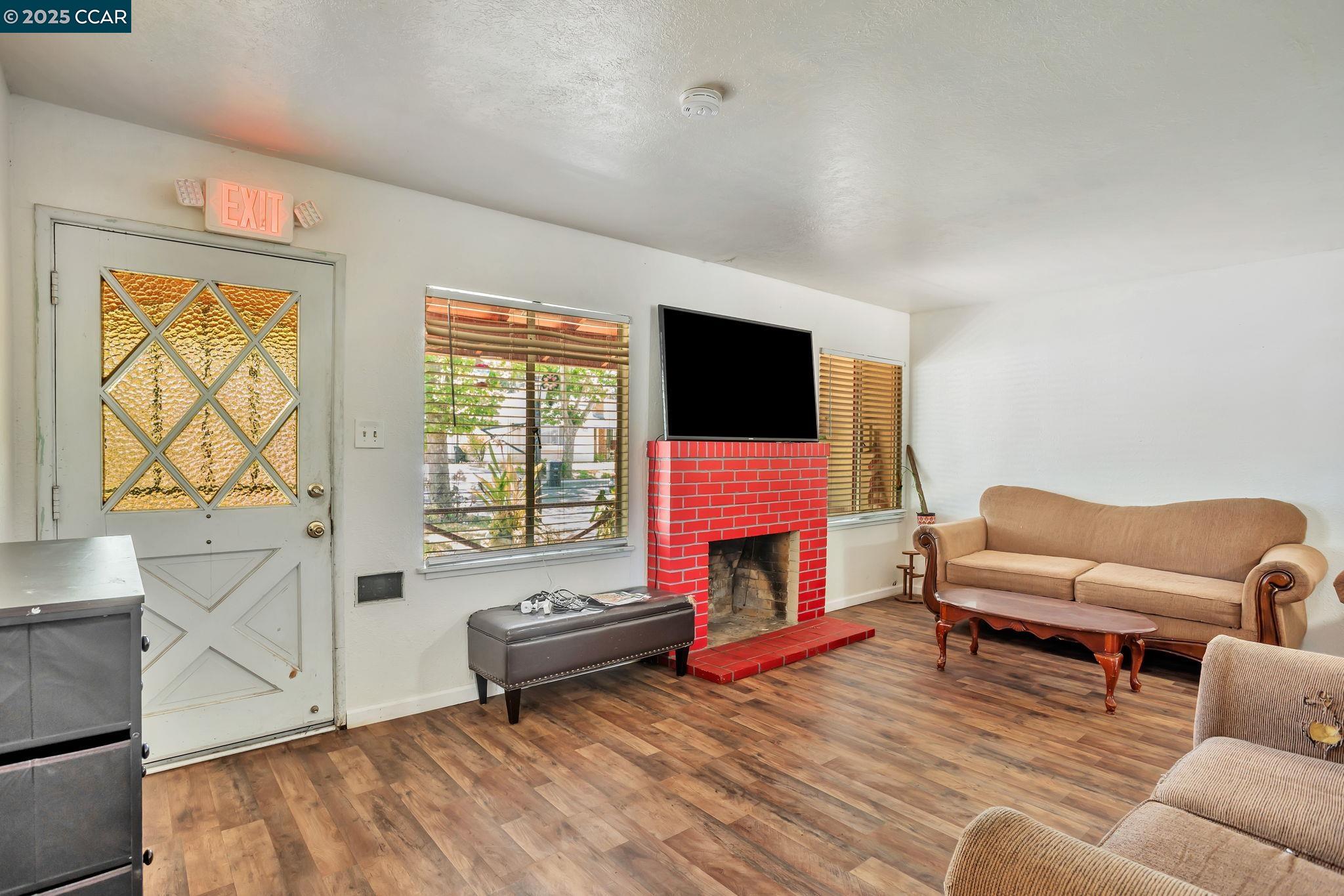 Detail Gallery Image 5 of 23 For 1316 Lincoln St, Fairfield,  CA 94533 - 3 Beds | 1 Baths