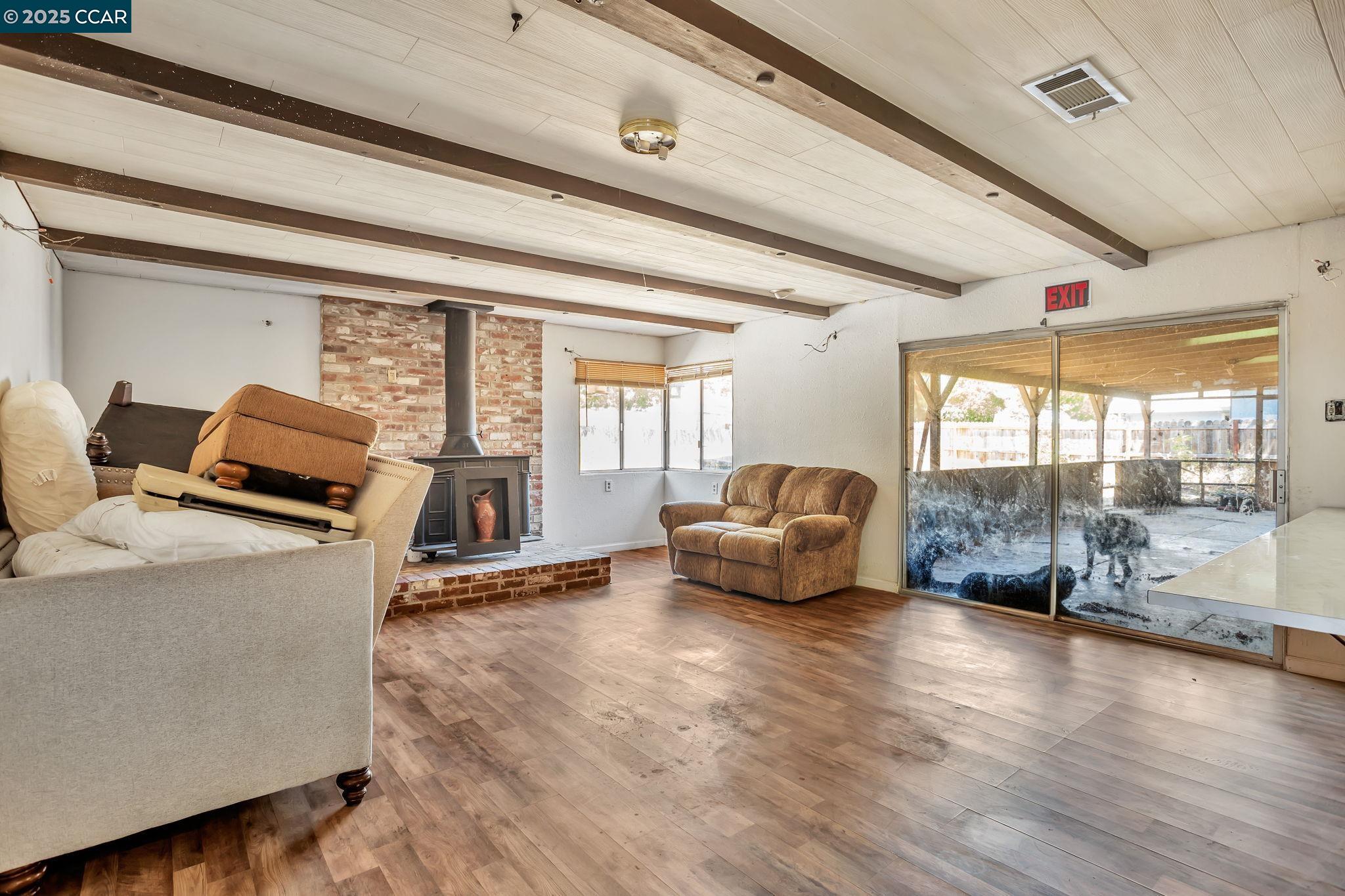 Detail Gallery Image 8 of 23 For 1316 Lincoln St, Fairfield,  CA 94533 - 3 Beds | 1 Baths