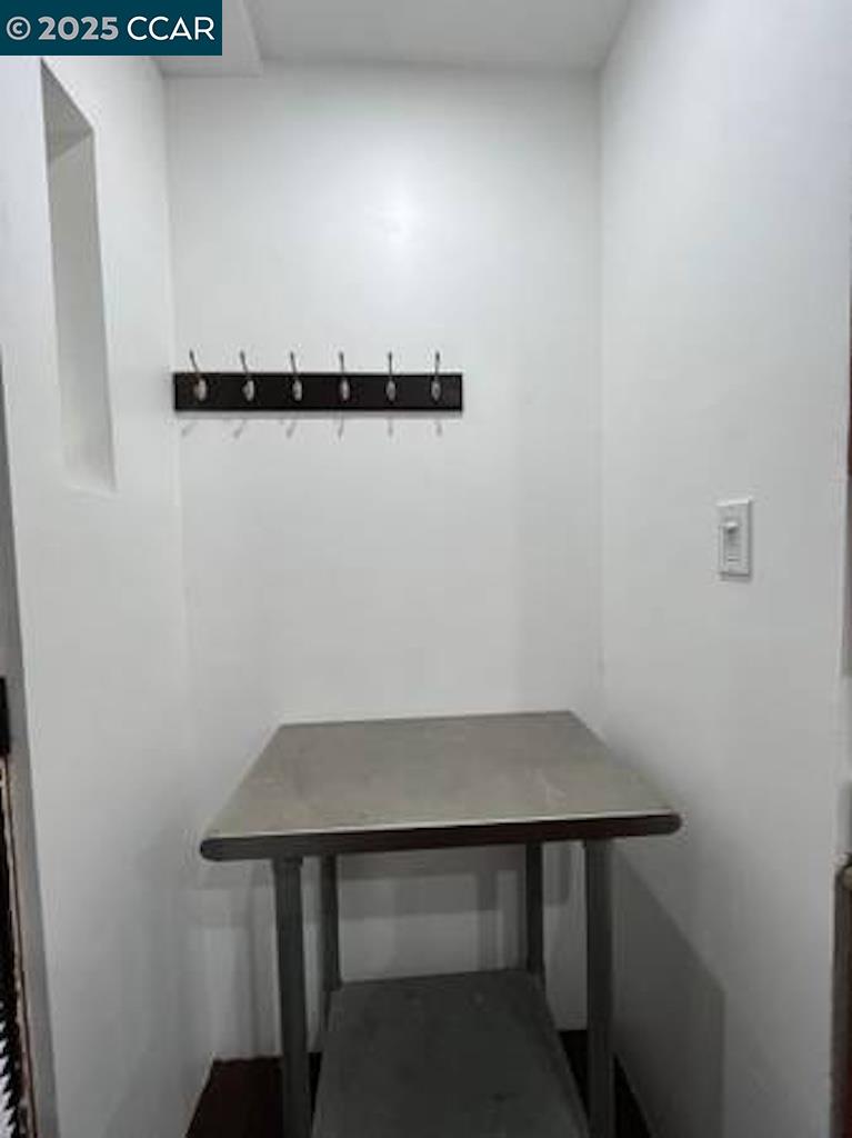 Detail Gallery Image 3 of 9 For 449 Burnett a,  San Francisco,  CA 94131 - 0 Beds | 1 Baths