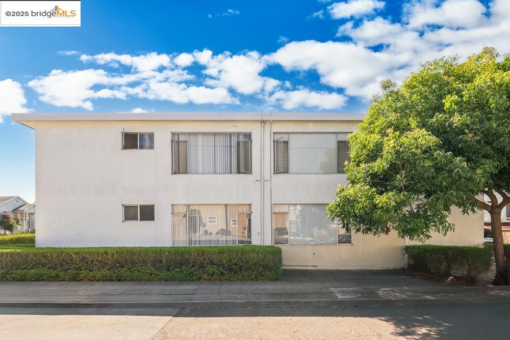 Detail Gallery Image 12 of 21 For 1728 Curtis St, Berkeley,  CA 94702 - – Beds | – Baths