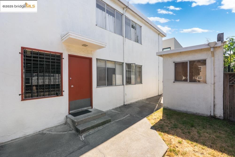 Detail Gallery Image 14 of 21 For 1728 Curtis St, Berkeley,  CA 94702 - – Beds | – Baths