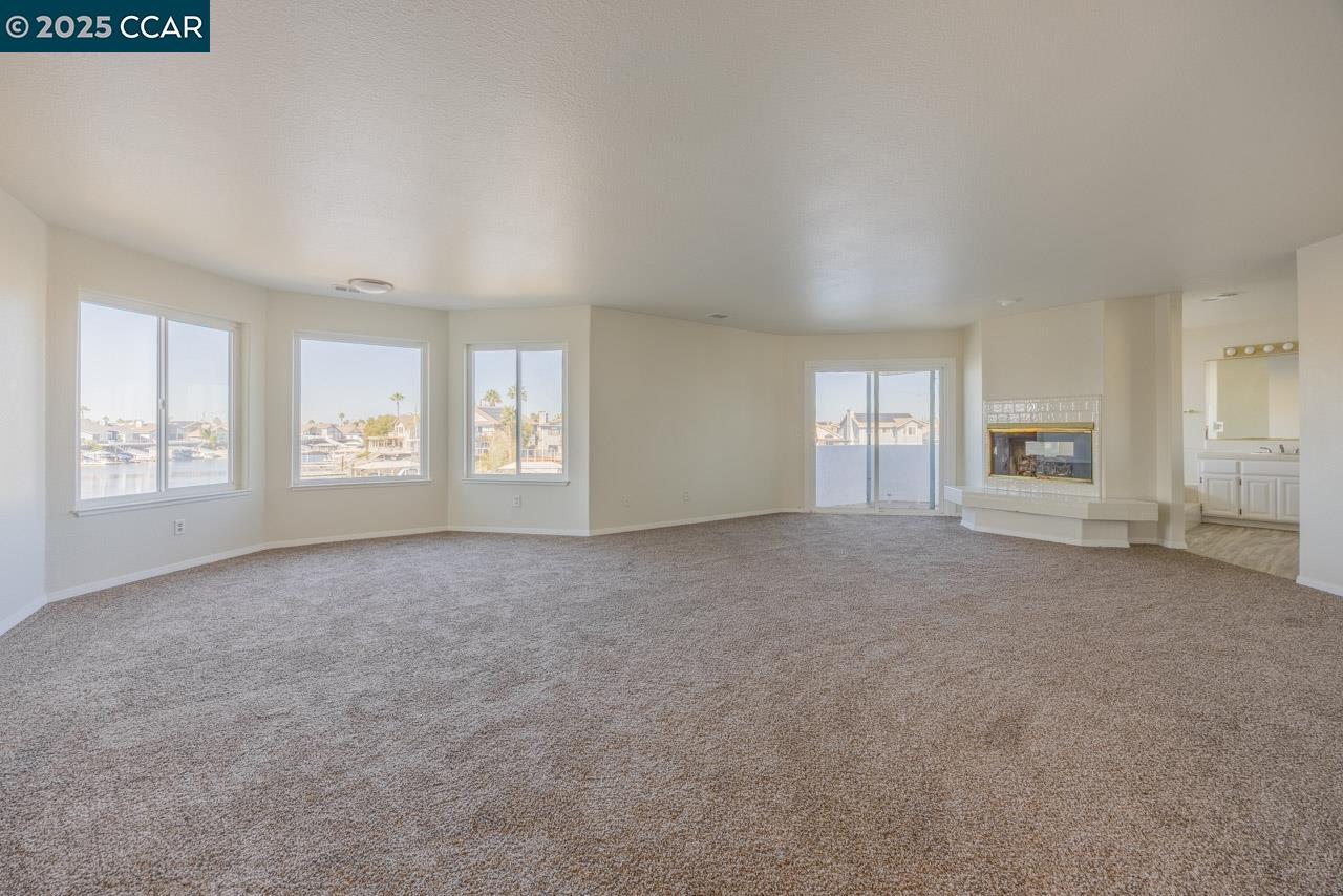 Detail Gallery Image 11 of 37 For 4305 Monterey Ct, Discovery Bay,  CA 94505 - 3 Beds | 2/1 Baths