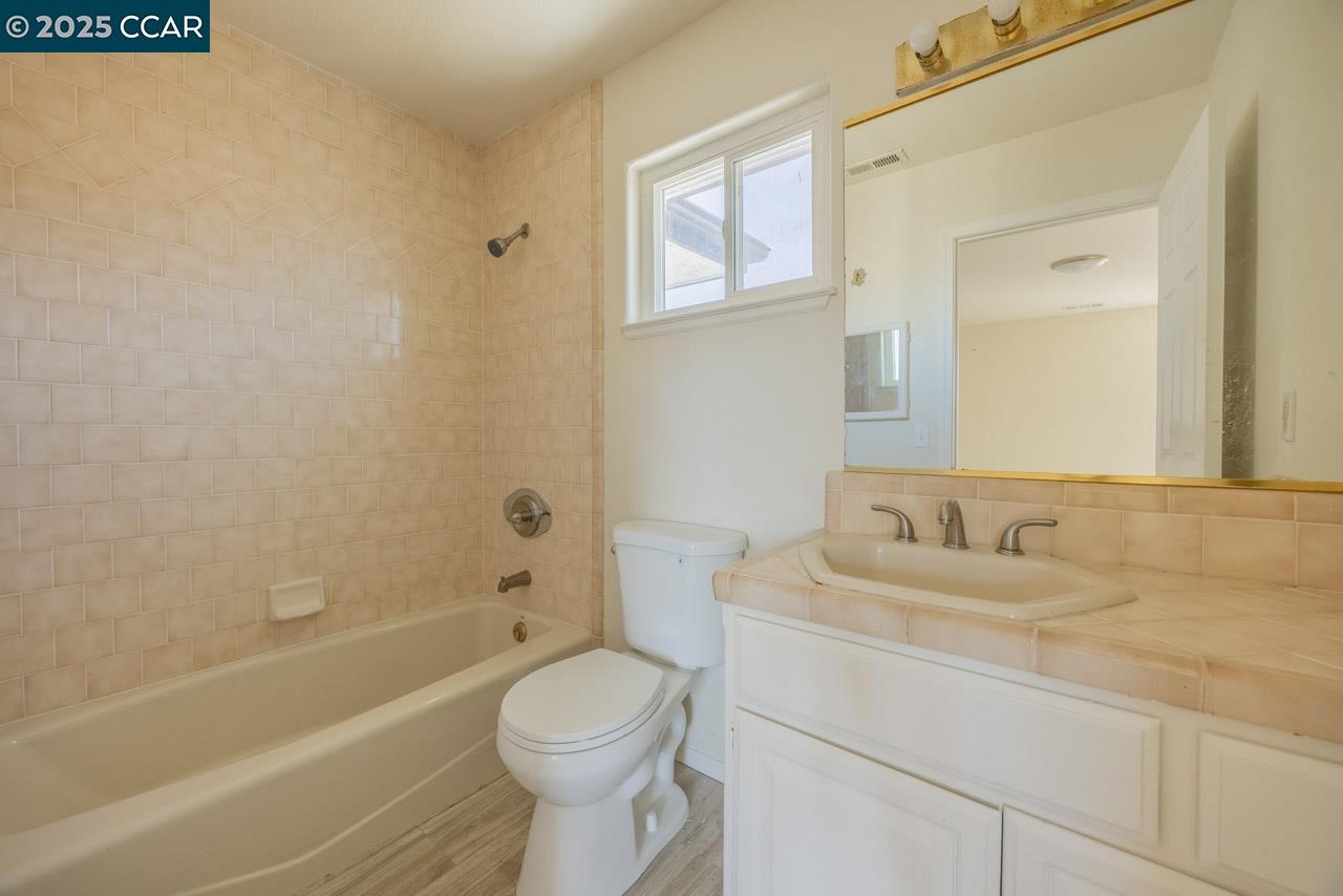 Detail Gallery Image 17 of 37 For 4305 Monterey Ct, Discovery Bay,  CA 94505 - 3 Beds | 2/1 Baths