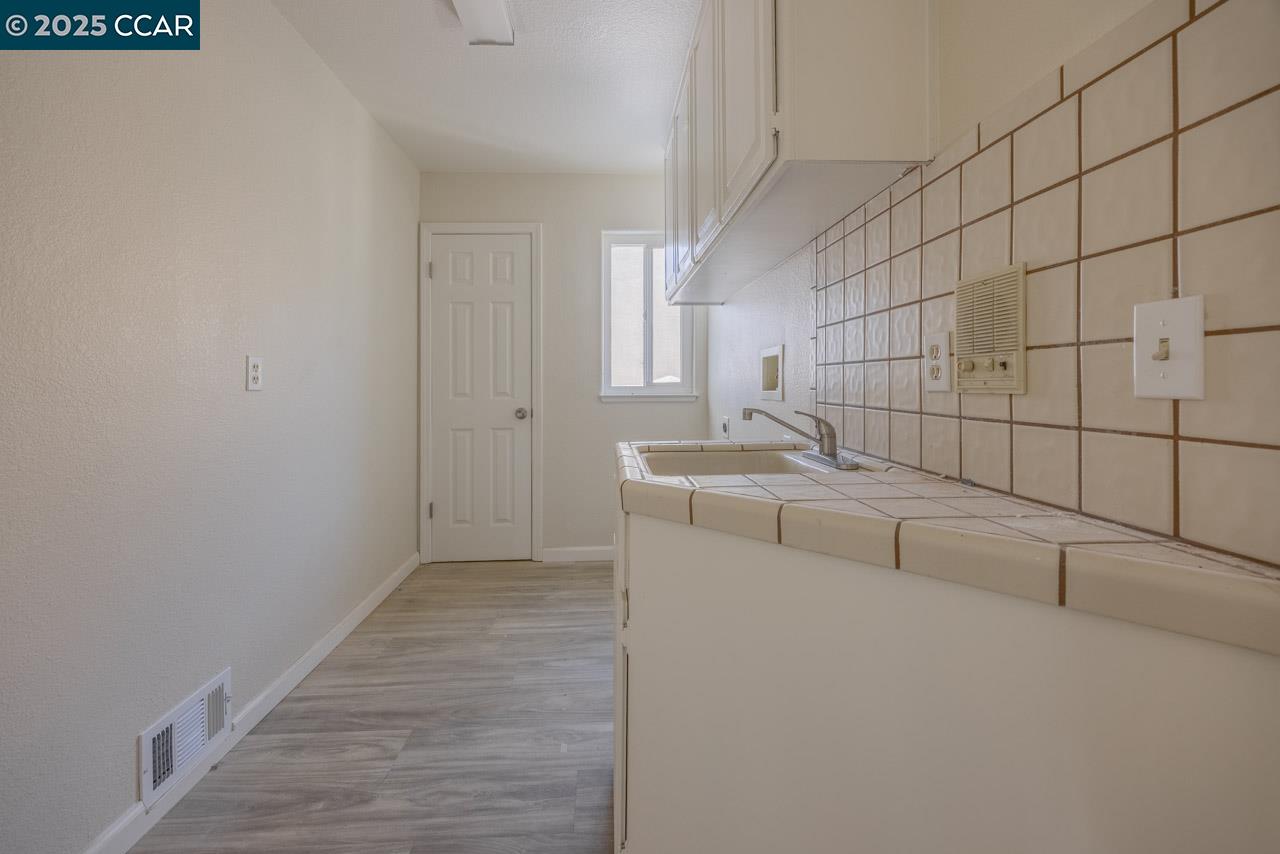 Detail Gallery Image 21 of 37 For 4305 Monterey Ct, Discovery Bay,  CA 94505 - 3 Beds | 2/1 Baths