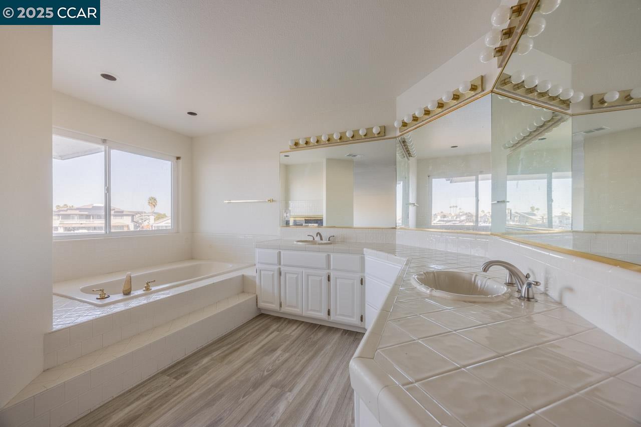 Detail Gallery Image 28 of 37 For 4305 Monterey Ct, Discovery Bay,  CA 94505 - 3 Beds | 2/1 Baths