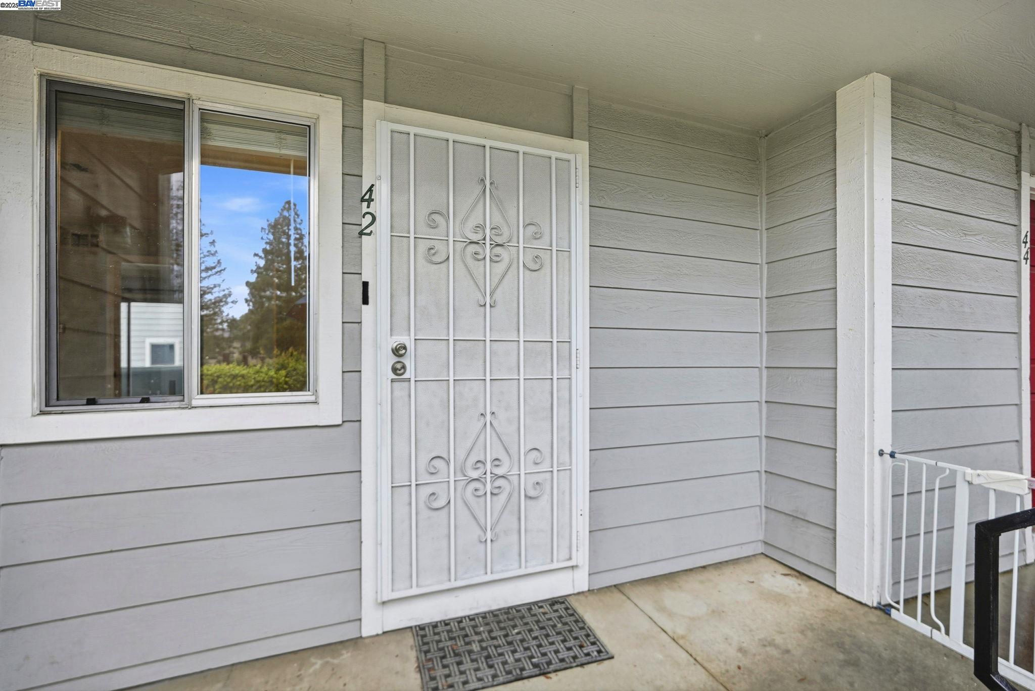 Detail Gallery Image 3 of 21 For 655 River Oak Way #42,  Hayward,  CA 94544 - 1 Beds | 1 Baths