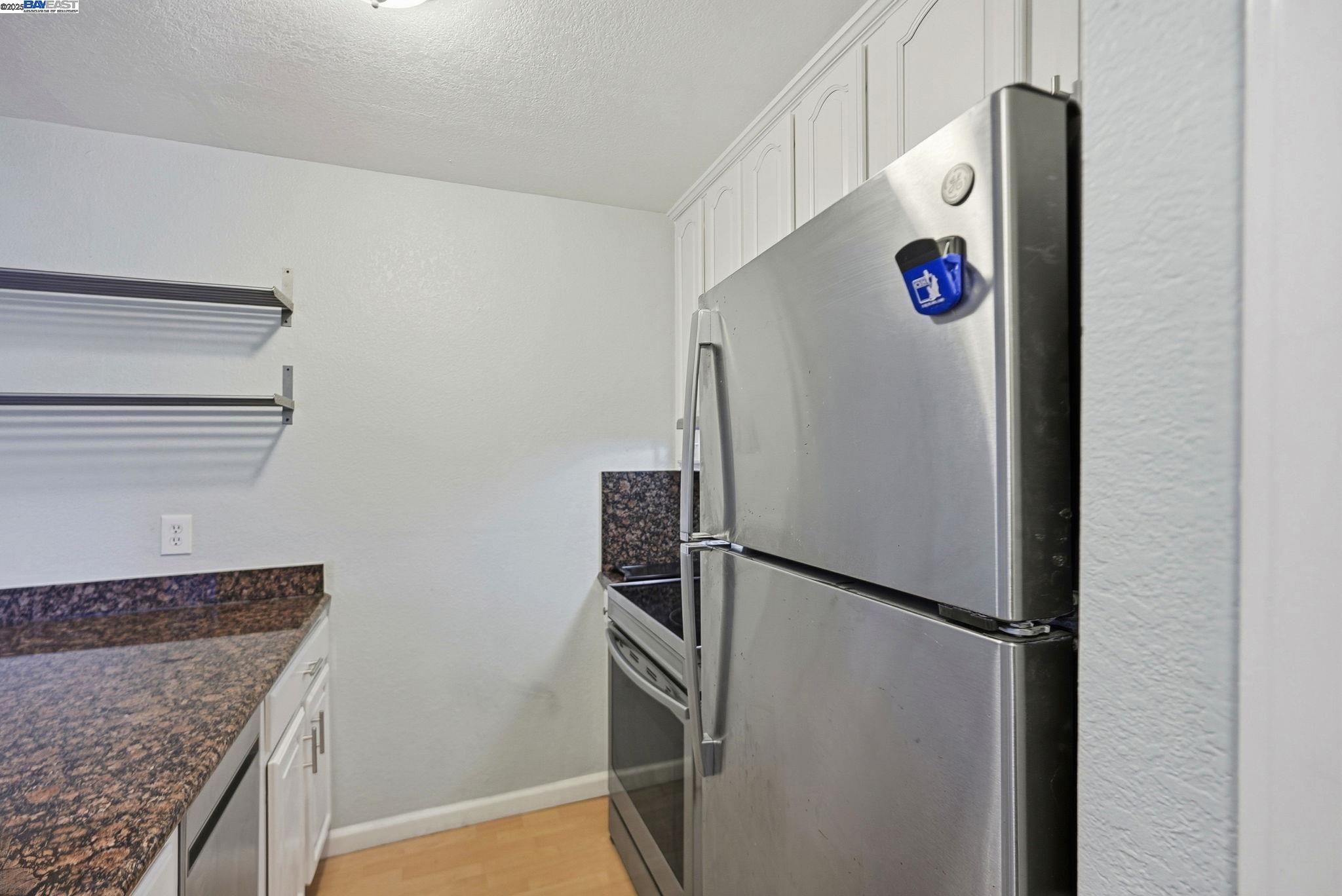 Detail Gallery Image 10 of 21 For 655 River Oak Way #42,  Hayward,  CA 94544 - 1 Beds | 1 Baths