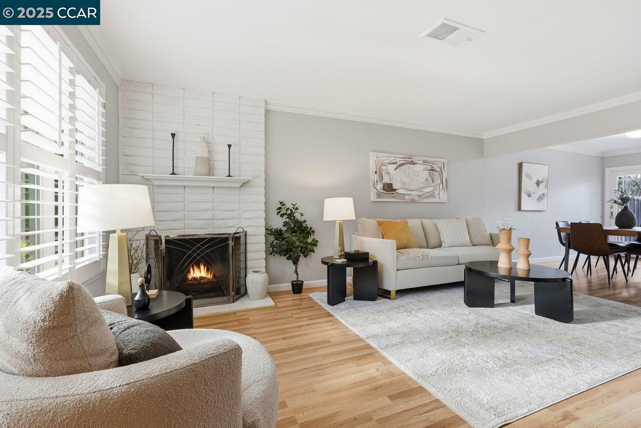 Detail Gallery Image 3 of 42 For 37 Miramonte Dr, Moraga,  CA 94556 - 2 Beds | 1/1 Baths