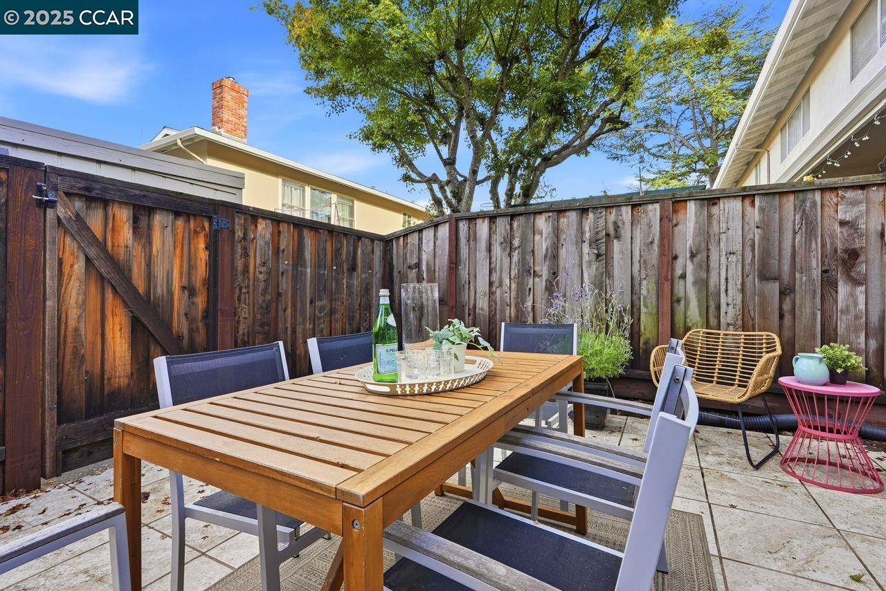 Detail Gallery Image 25 of 42 For 37 Miramonte Dr, Moraga,  CA 94556 - 2 Beds | 1/1 Baths