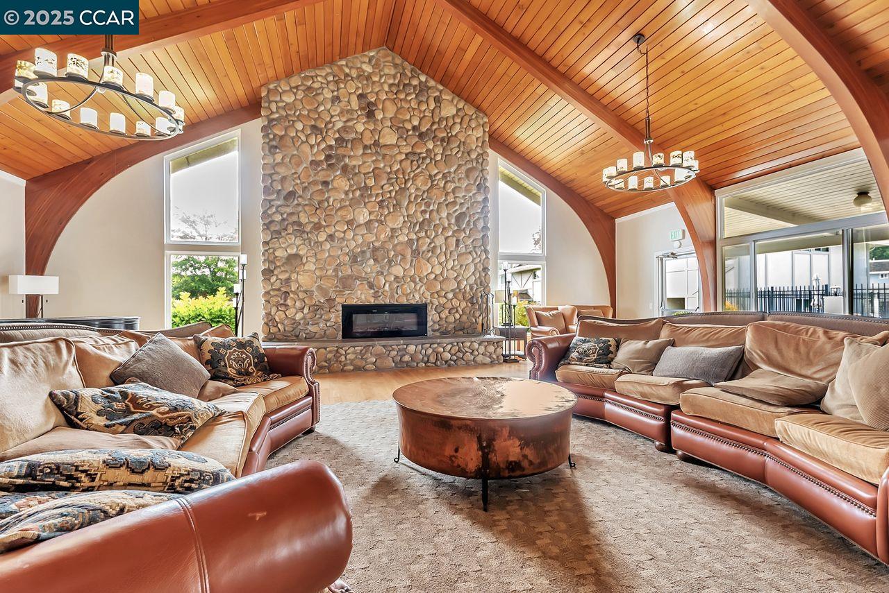 Detail Gallery Image 32 of 42 For 37 Miramonte Dr, Moraga,  CA 94556 - 2 Beds | 1/1 Baths