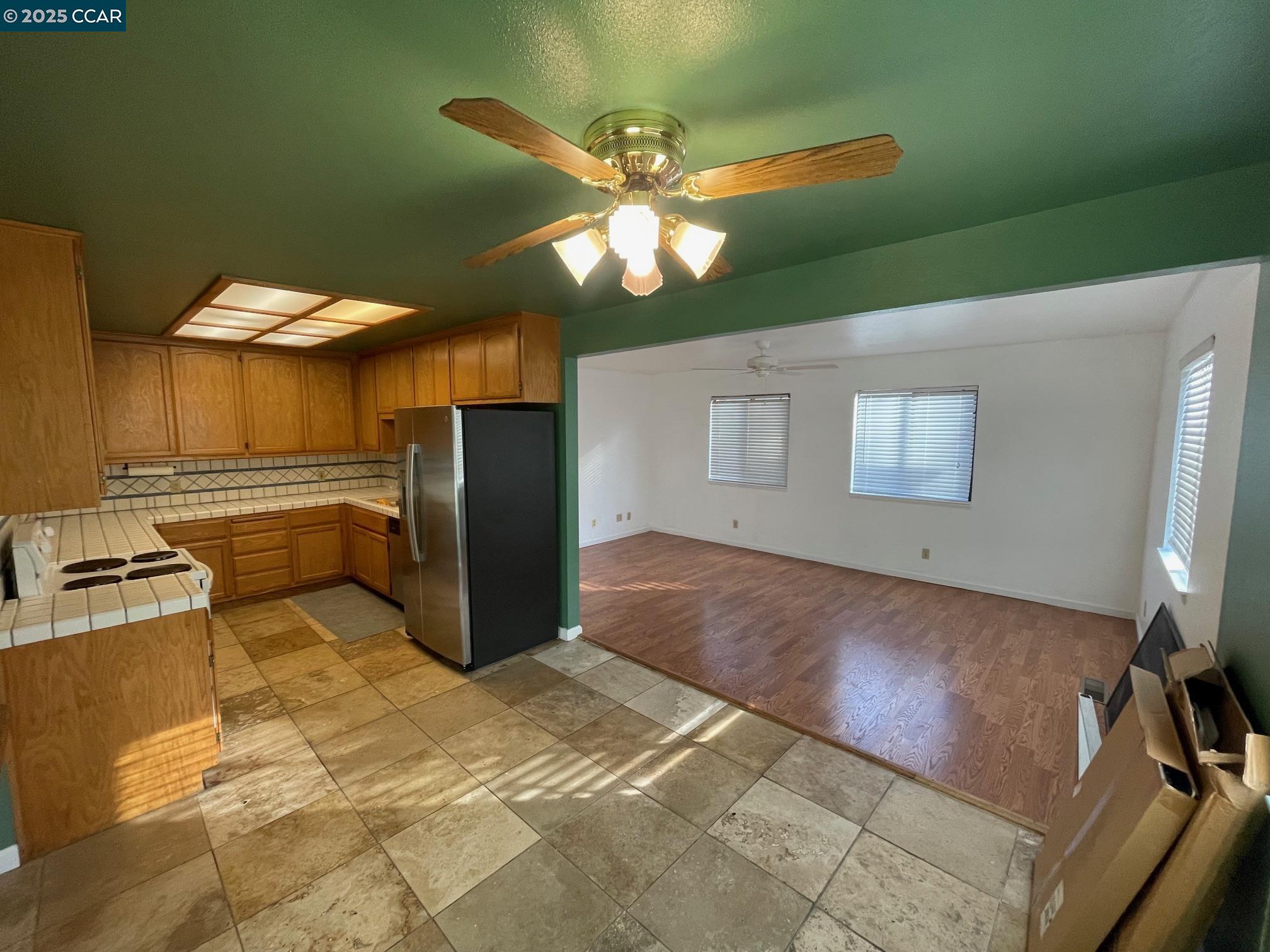 Detail Gallery Image 12 of 22 For 300 Concord St, Vallejo,  CA 94591 - 3 Beds | 2 Baths