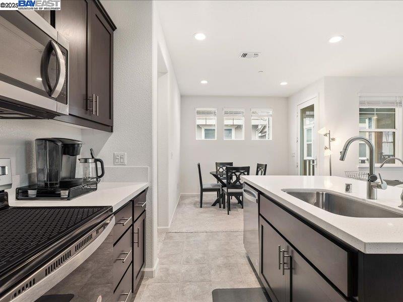 Detail Gallery Image 19 of 40 For 17353 Morning View Drive, Lathrop,  CA 95330 - 3 Beds | 2 Baths