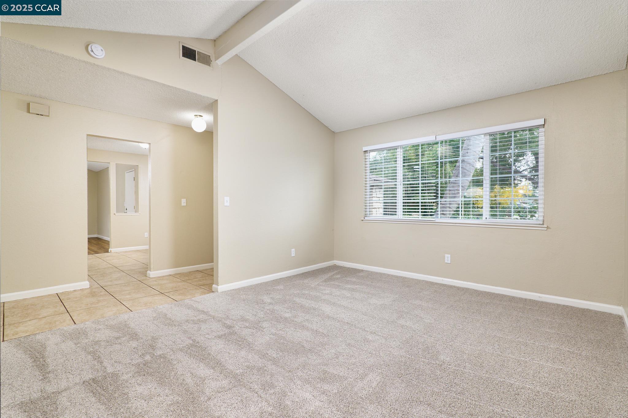 Detail Gallery Image 11 of 20 For 7827 Deer Meadow Dr, Sacramento,  CA 95823 - 3 Beds | 2 Baths