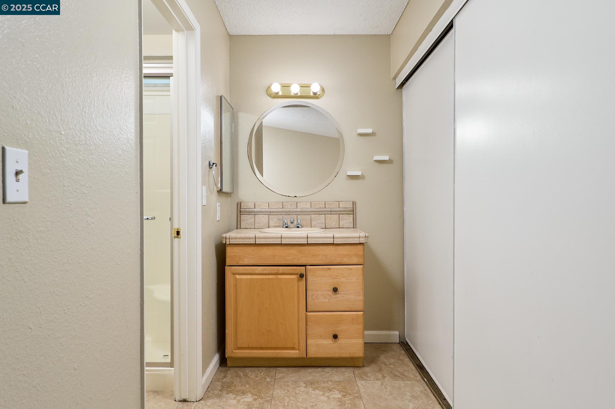 Detail Gallery Image 8 of 20 For 7827 Deer Meadow Dr, Sacramento,  CA 95823 - 3 Beds | 2 Baths