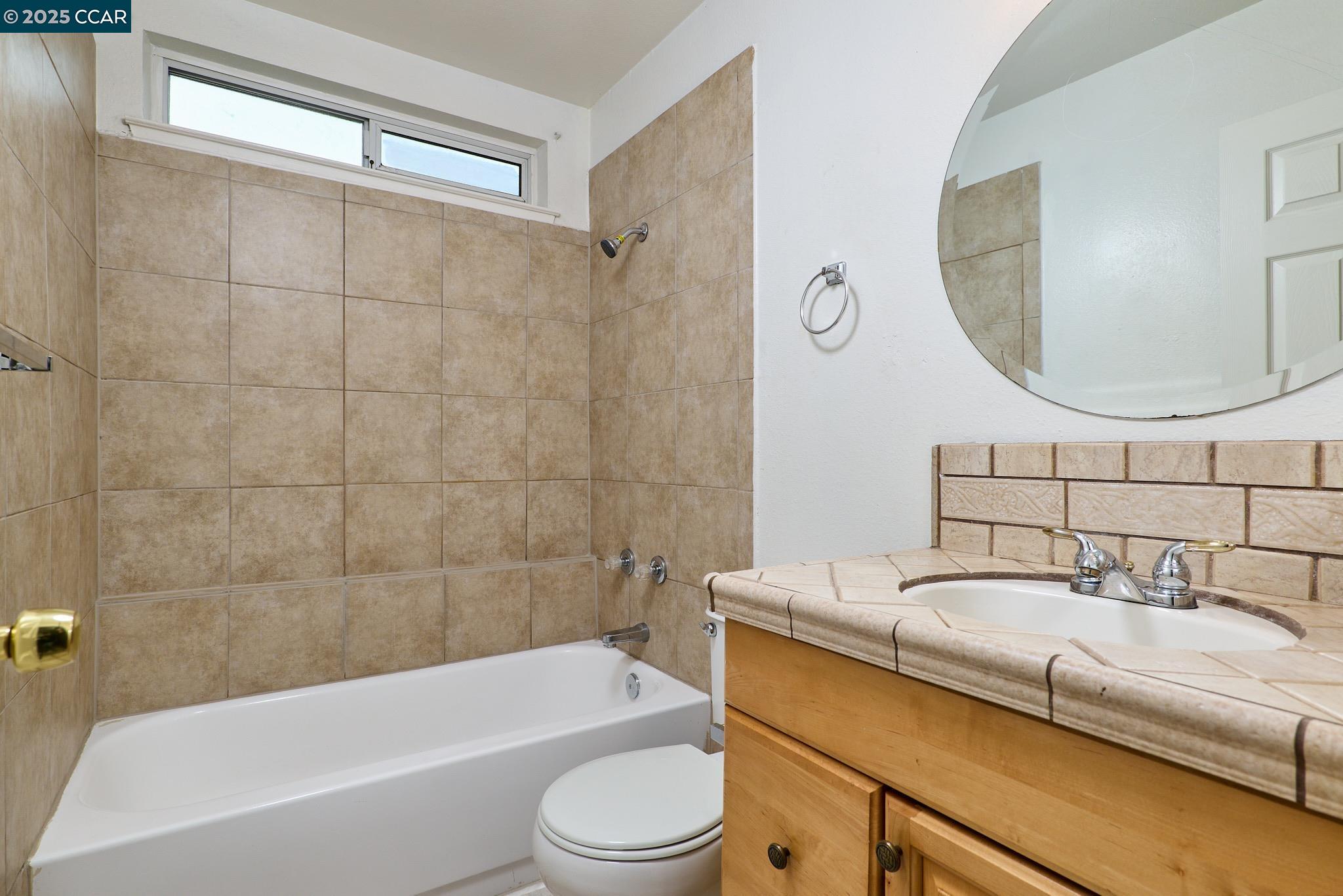 Detail Gallery Image 9 of 20 For 7827 Deer Meadow Dr, Sacramento,  CA 95823 - 3 Beds | 2 Baths