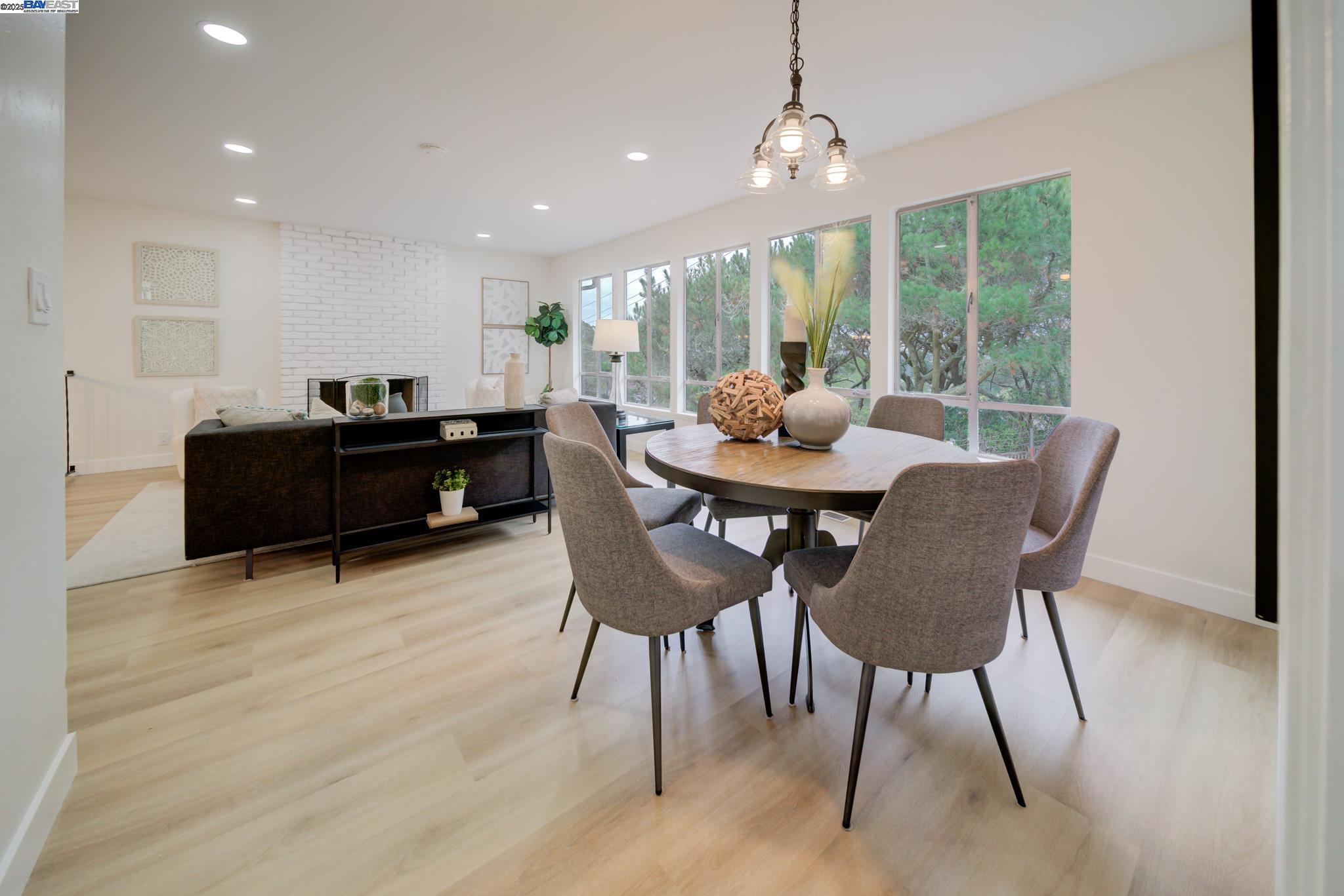 Detail Gallery Image 13 of 44 For 100 Alameda Place, San Bruno,  CA 94066-2534 - 4 Beds | 3 Baths