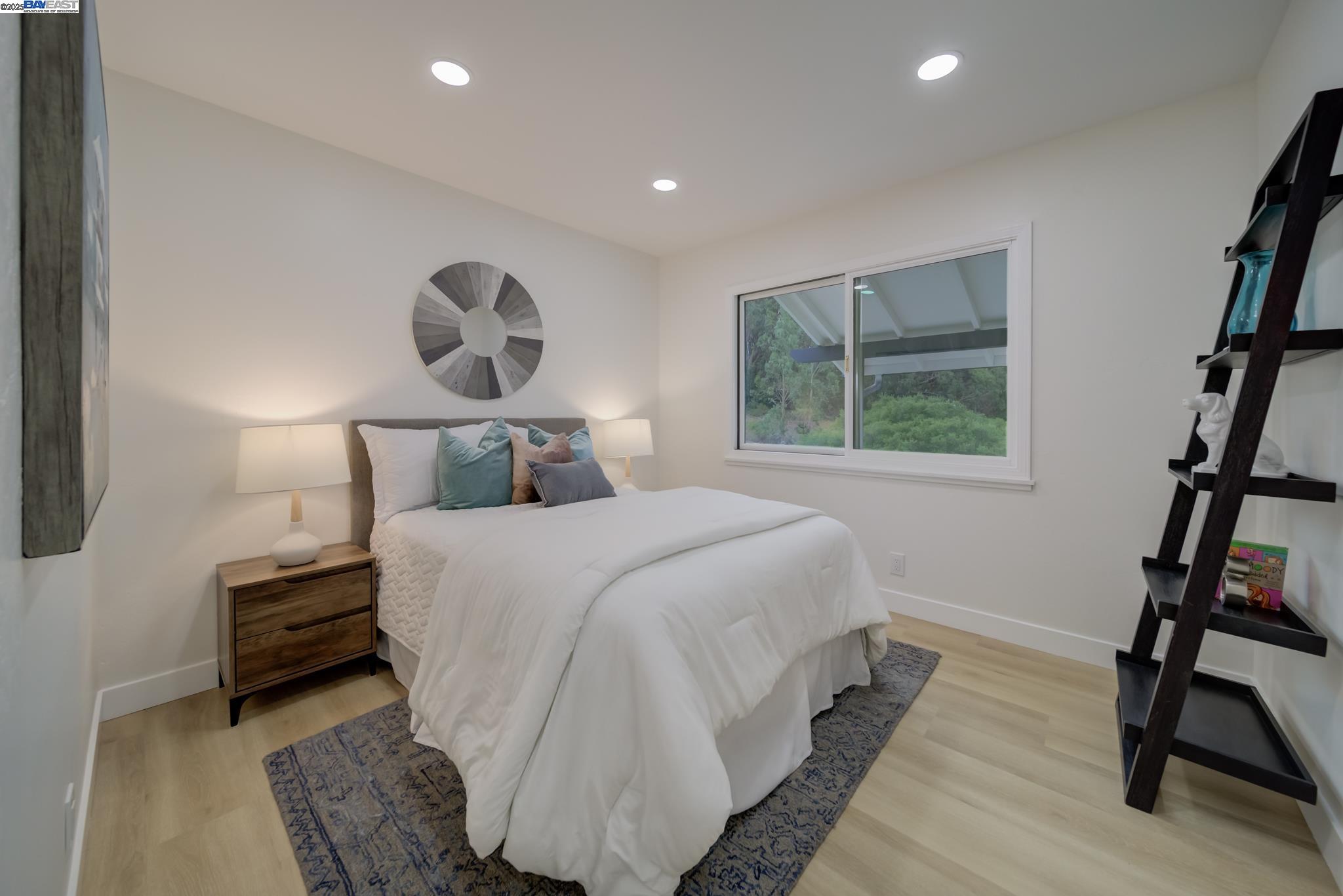 Detail Gallery Image 21 of 44 For 100 Alameda Place, San Bruno,  CA 94066-2534 - 4 Beds | 3 Baths